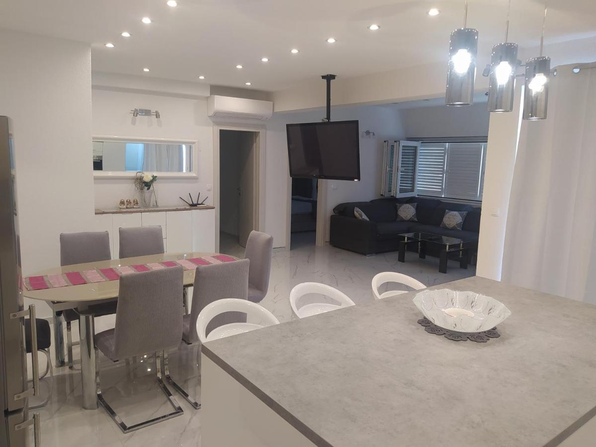 Apartmani Trubi 3 Vodice Eksteriør billede